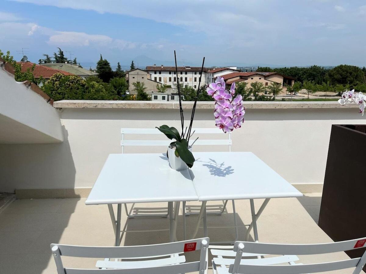 Attico Lilium Appartement Peschiera del Garda Buitenkant foto