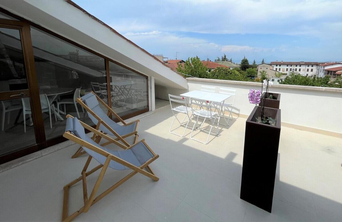 Attico Lilium Appartement Peschiera del Garda Buitenkant foto